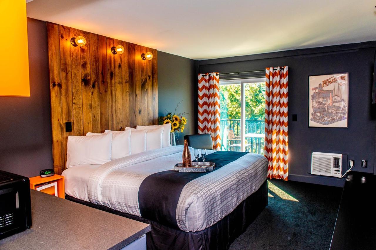 Uptown Hotel St Pete Сент-Питерсберг Экстерьер фото